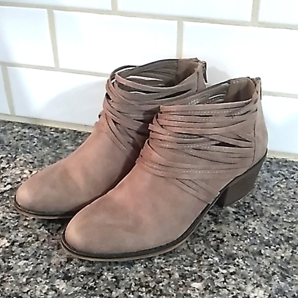 Fergalicious Taupe Wicket Style Chunky Heeled Booties. Size 6.5